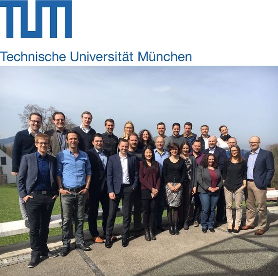 An Der Tum Steht Die Executive Mba Class Of 18 Kurz Vor Programmstart Mba De